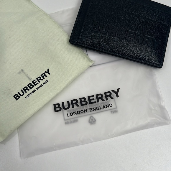BURBERRY NWT BLACK CARD HOLDER with money clip Comes with a dust Bag and plastic - Picture 6 of 6